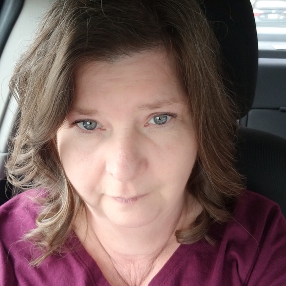 Meet your Posher, Cathy - Picture 1 of 1